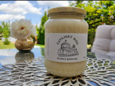 Kvetový med pastovaný